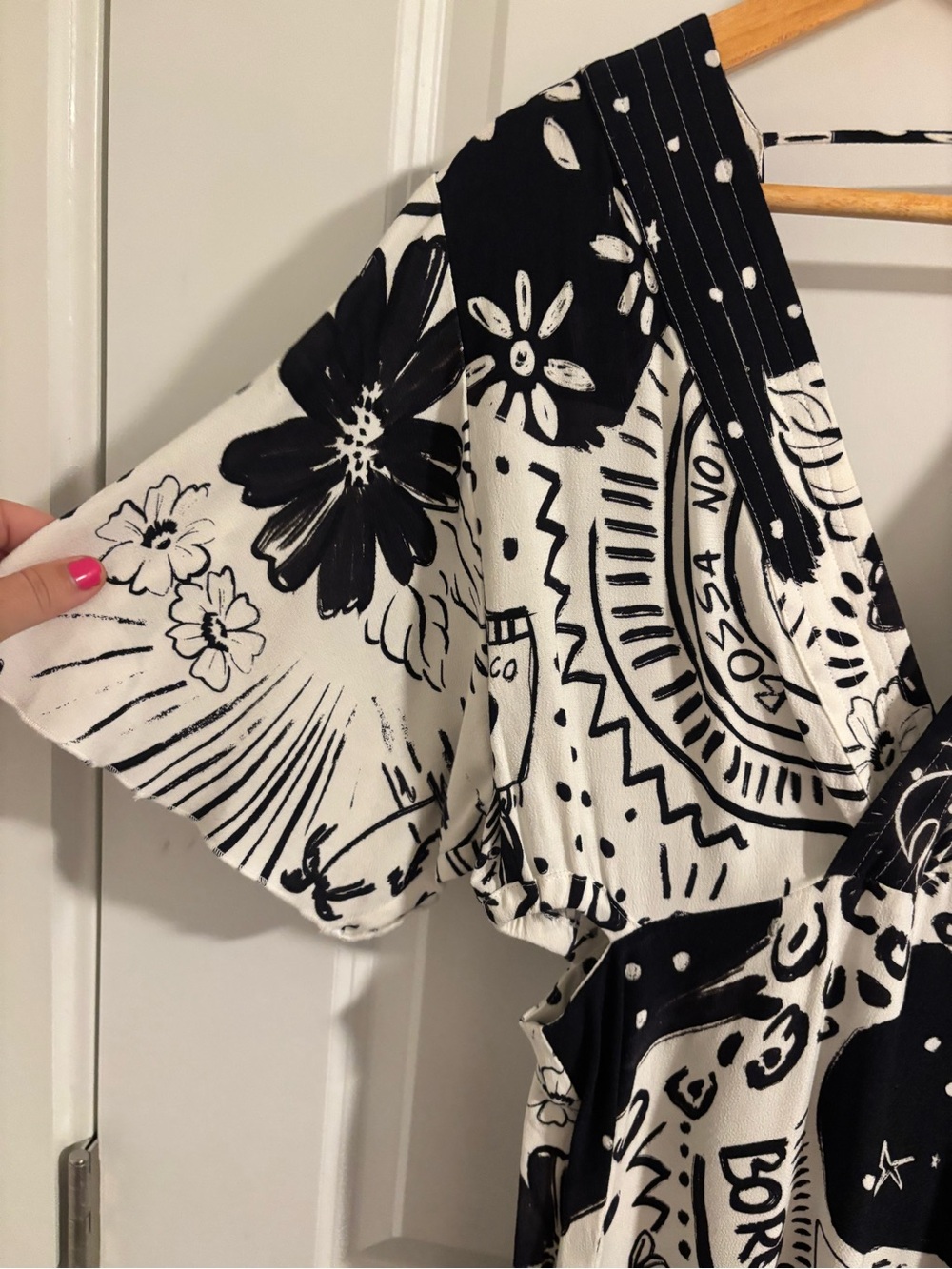 FARM RIO Black & White Tropical Vacation Resort V-Neck Maxi Dress Size Medium - Picture 4 of 10